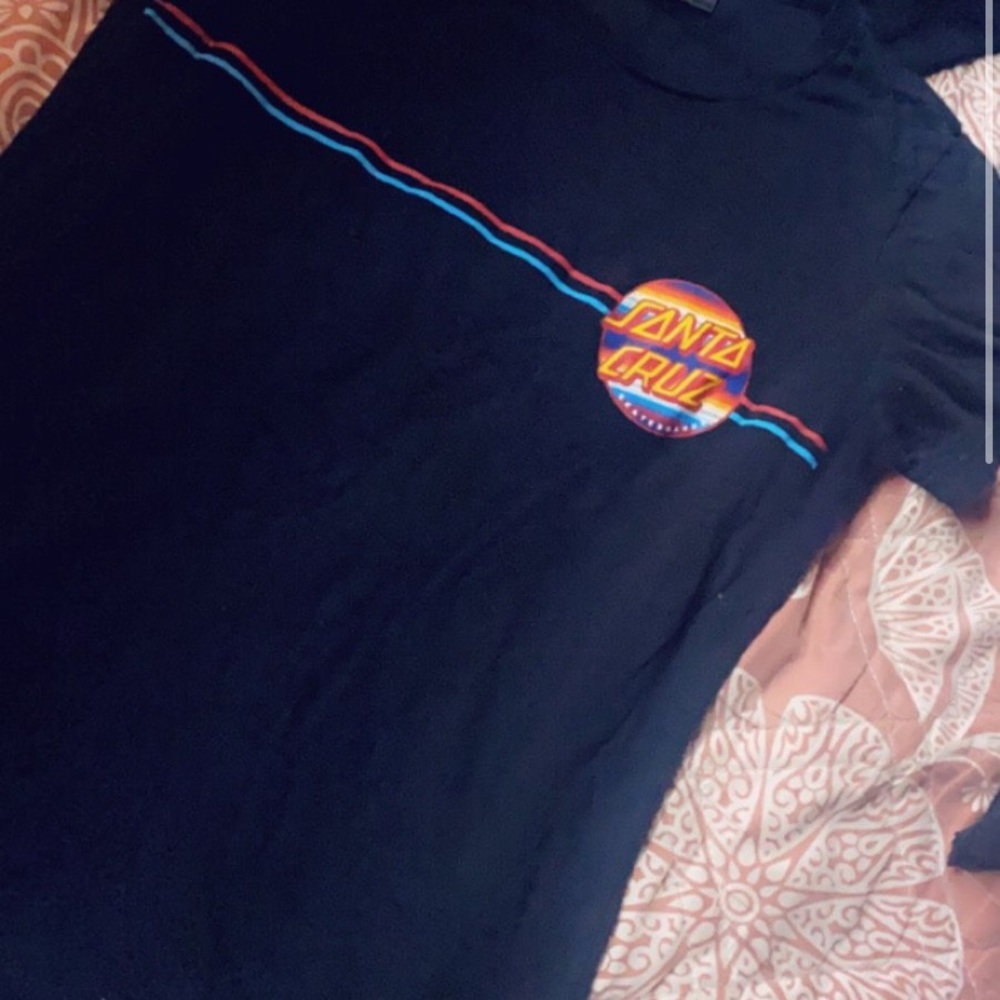 Santa Cruz shirt size medium